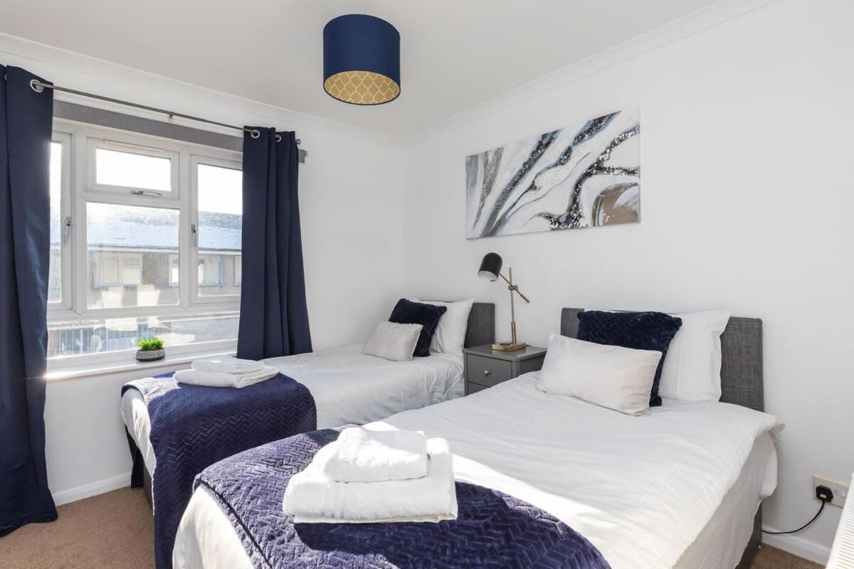 Вилла 19A The Broadwalk - Cozy 1Br In The Heart Of Crawley Near Gatwick Airport Great For Contractors And Flight Crew Students Экстерьер фото